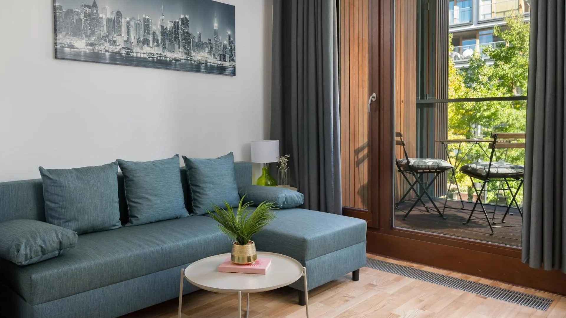 Aparthotel Kolejowa Apartamenty Βαρσοβία